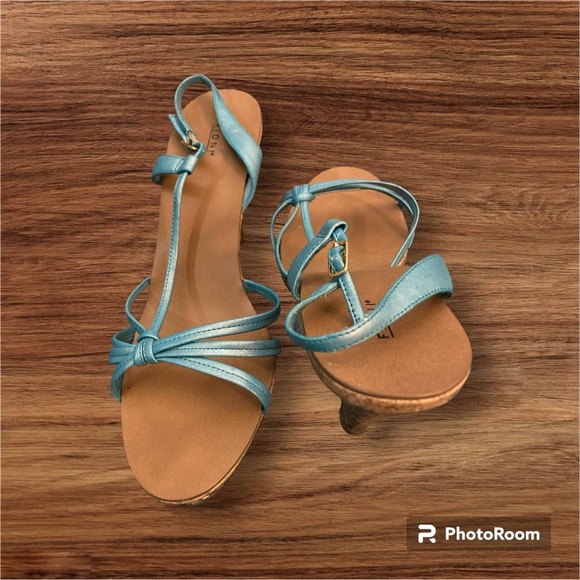 Turquoise and brown sandals.  Size 9 - Picture 1 of 4